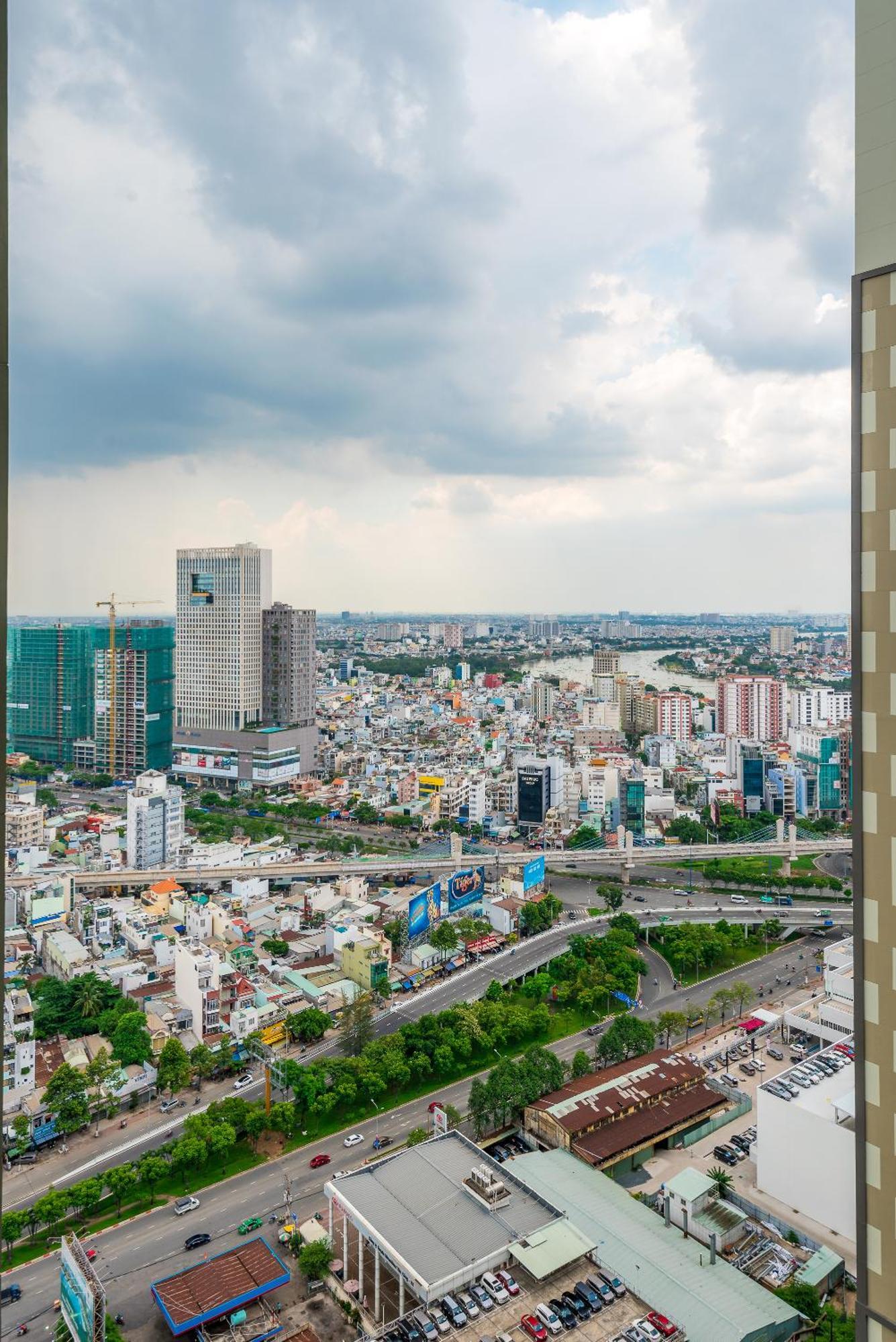 Vinhomes Luxury Art Condotel Hô Chi Minh-Ville Extérieur photo